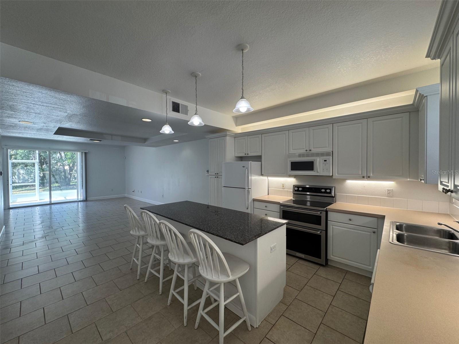 Image 4 of 24 For 2053 Green Oak Court