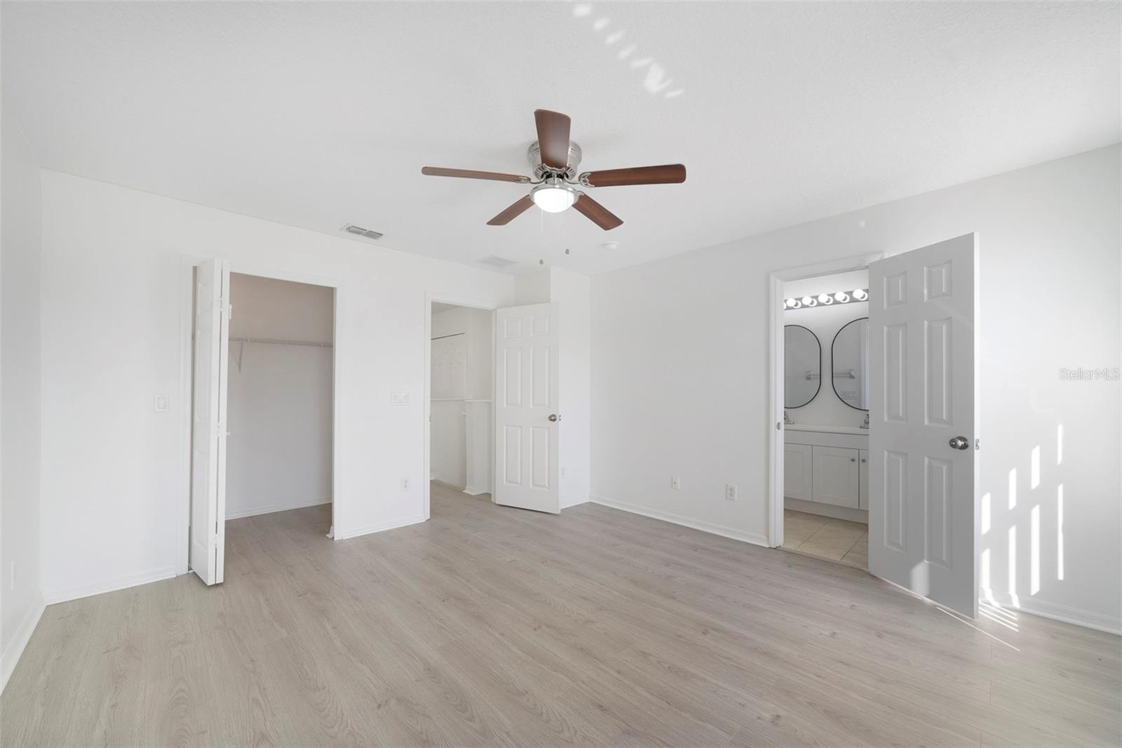 Image 15 of 35 For 1286 South Beach Circle