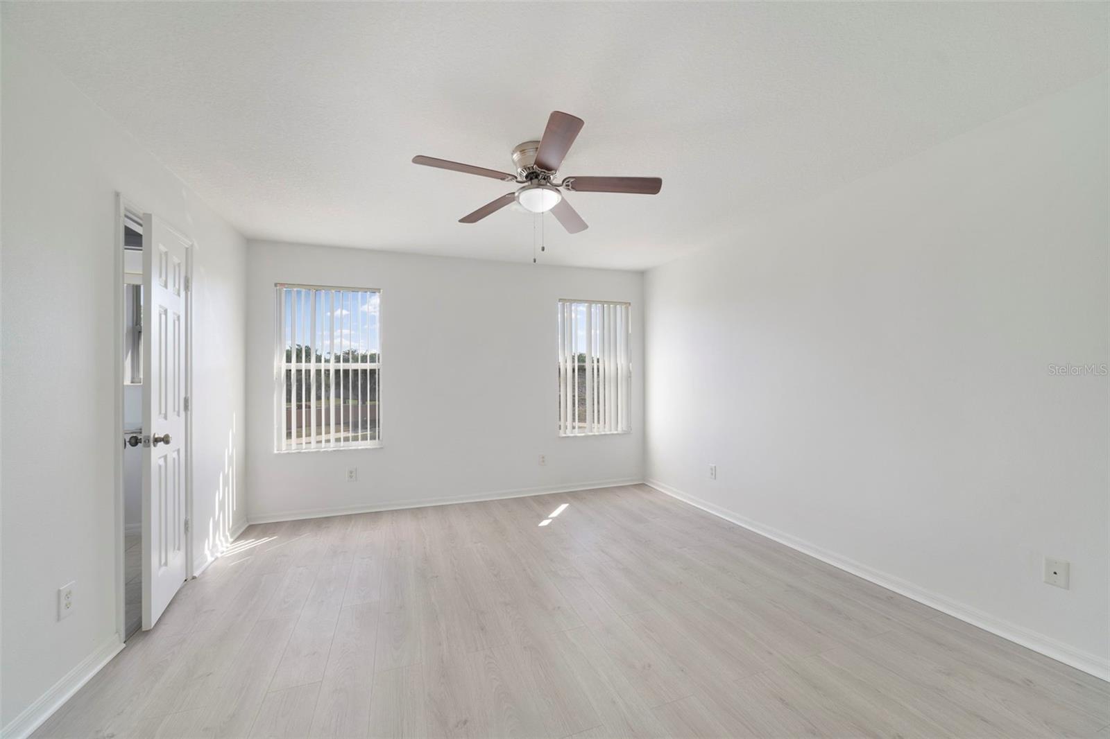 Image 16 of 35 For 1286 South Beach Circle
