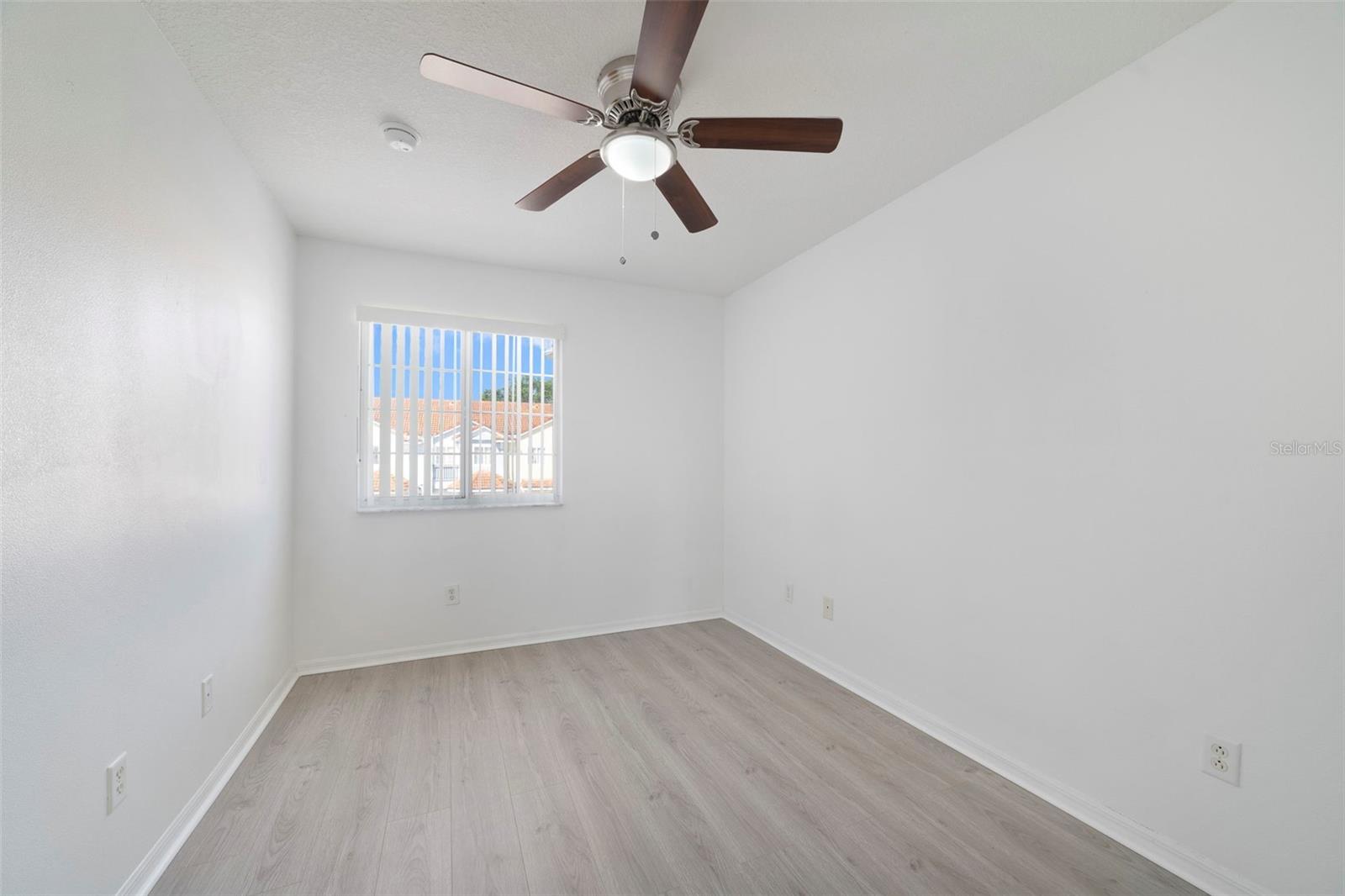 Image 19 of 35 For 1286 South Beach Circle