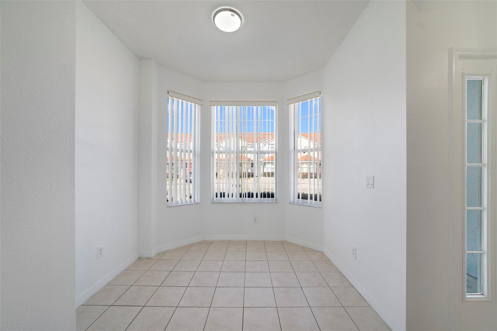 Image 7 of 35 For 1286 South Beach Circle