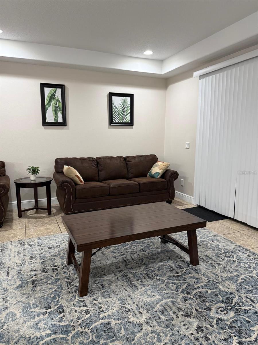 Image 4 of 45 For 8106 Roseville Road