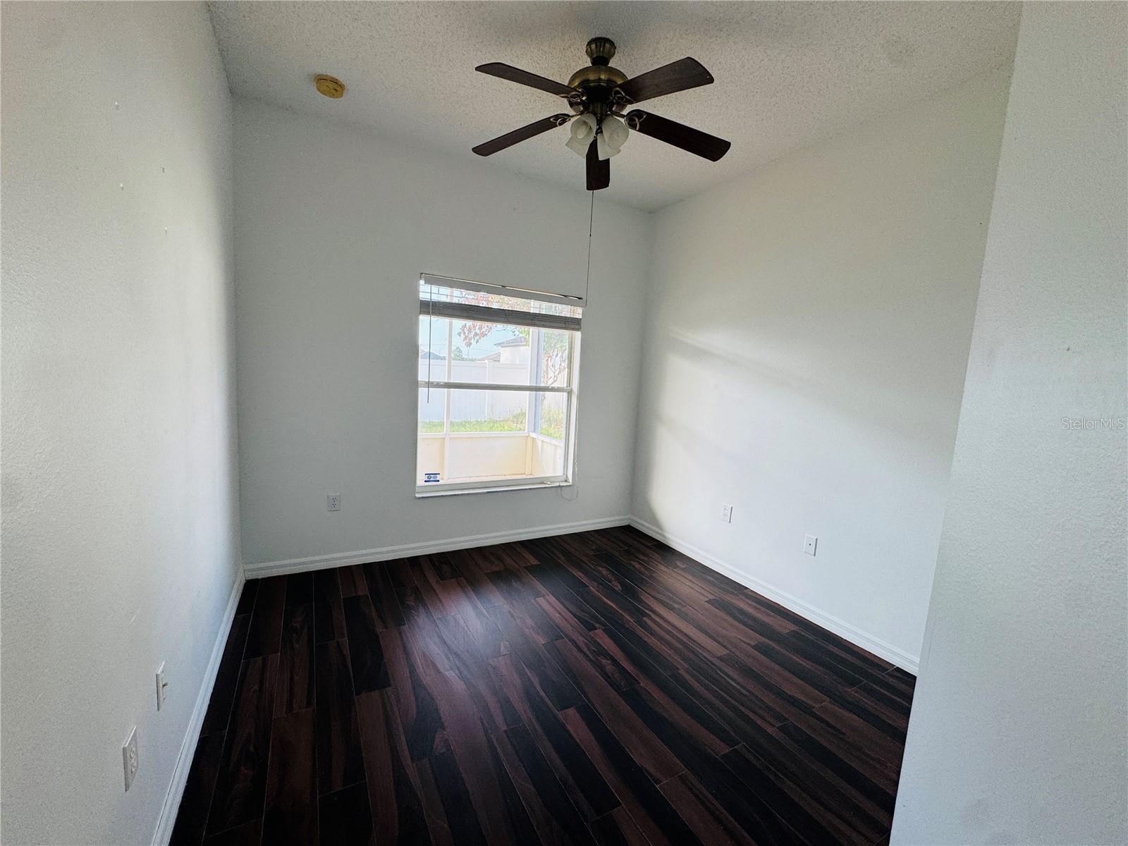Image 12 of 23 For 411 Columbia Court