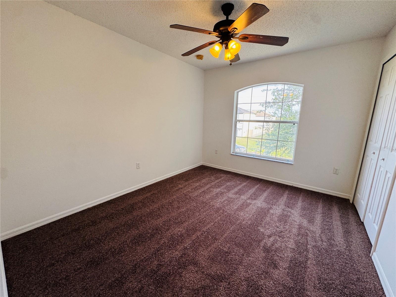 Image 15 of 23 For 411 Columbia Court