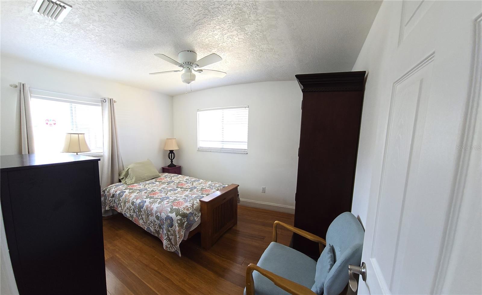 Image 10 of 22 For 1718 Bruce Street