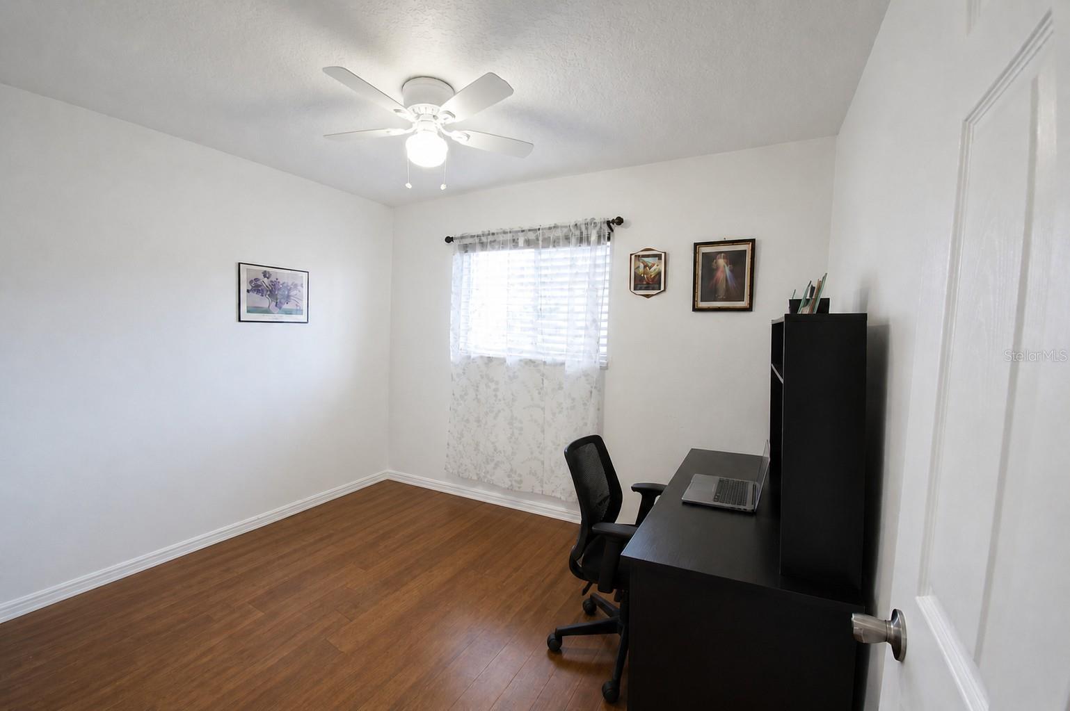 Image 11 of 22 For 1718 Bruce Street
