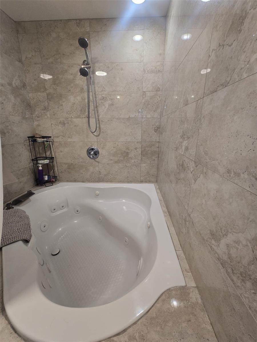 Image 17 of 19 For 10325 Loubet Street