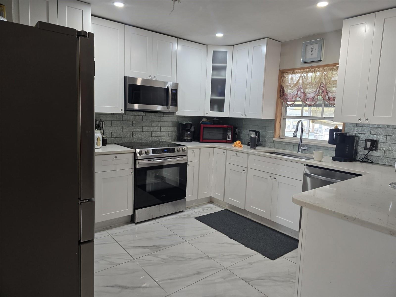 Image 6 of 19 For 10325 Loubet Street