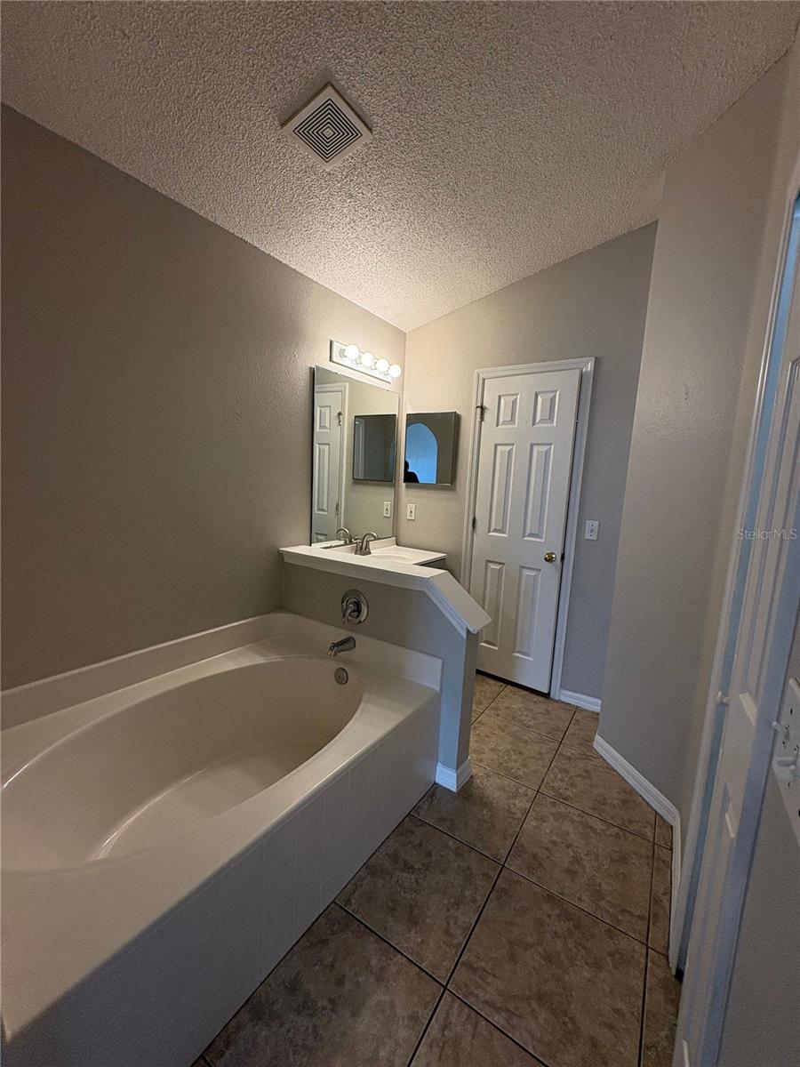 Image 22 of 25 For 3548 Stonefield Drive
