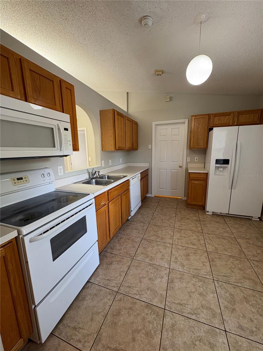 Image 8 of 25 For 3548 Stonefield Drive