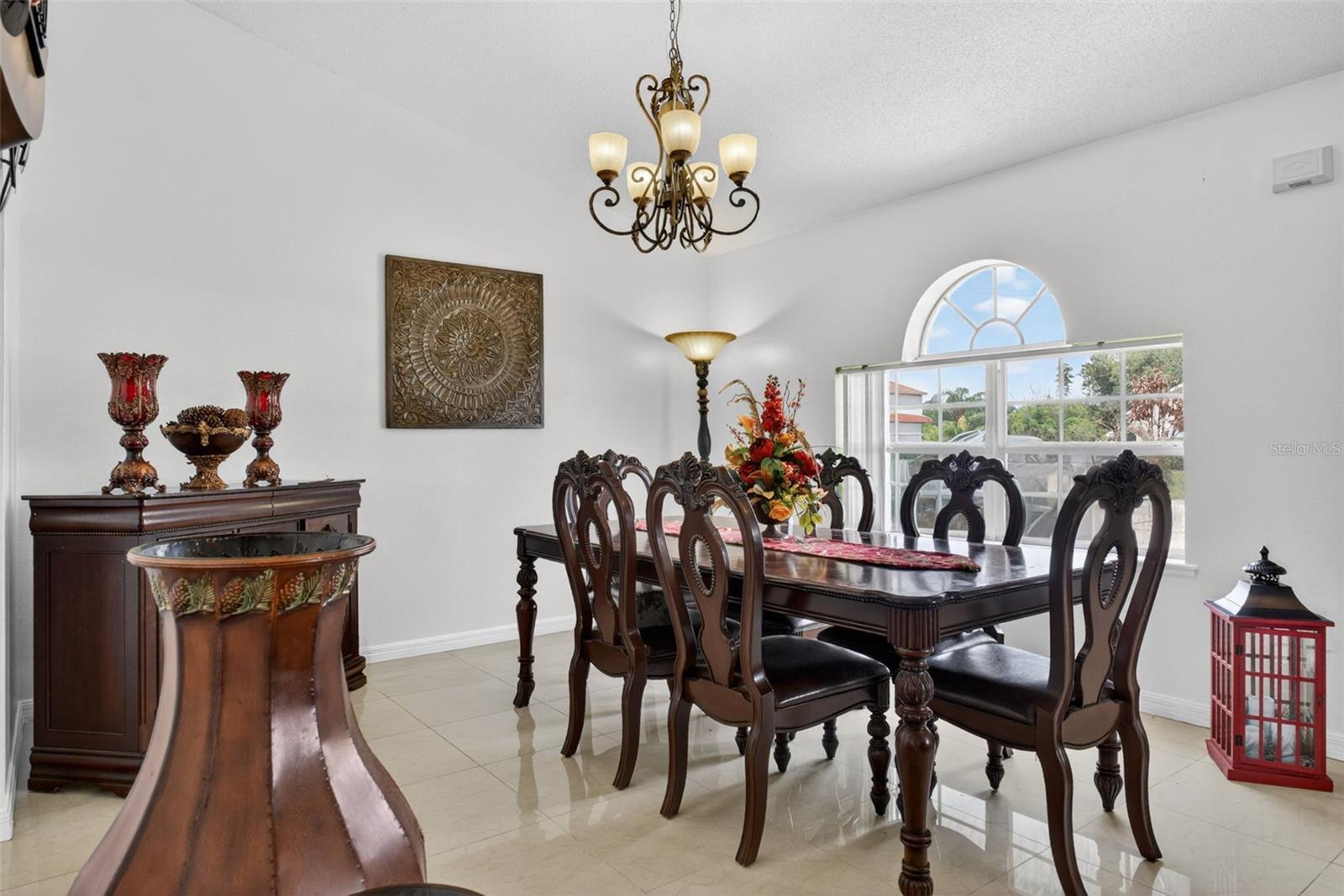 Image 10 of 79 For 541 Adriel Avenue
