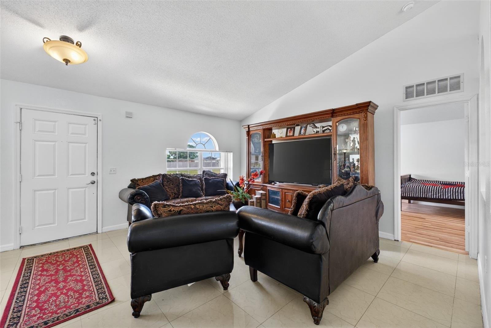 Image 13 of 79 For 541 Adriel Avenue