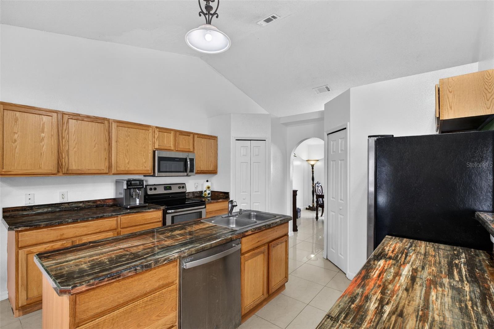 Image 21 of 79 For 541 Adriel Avenue
