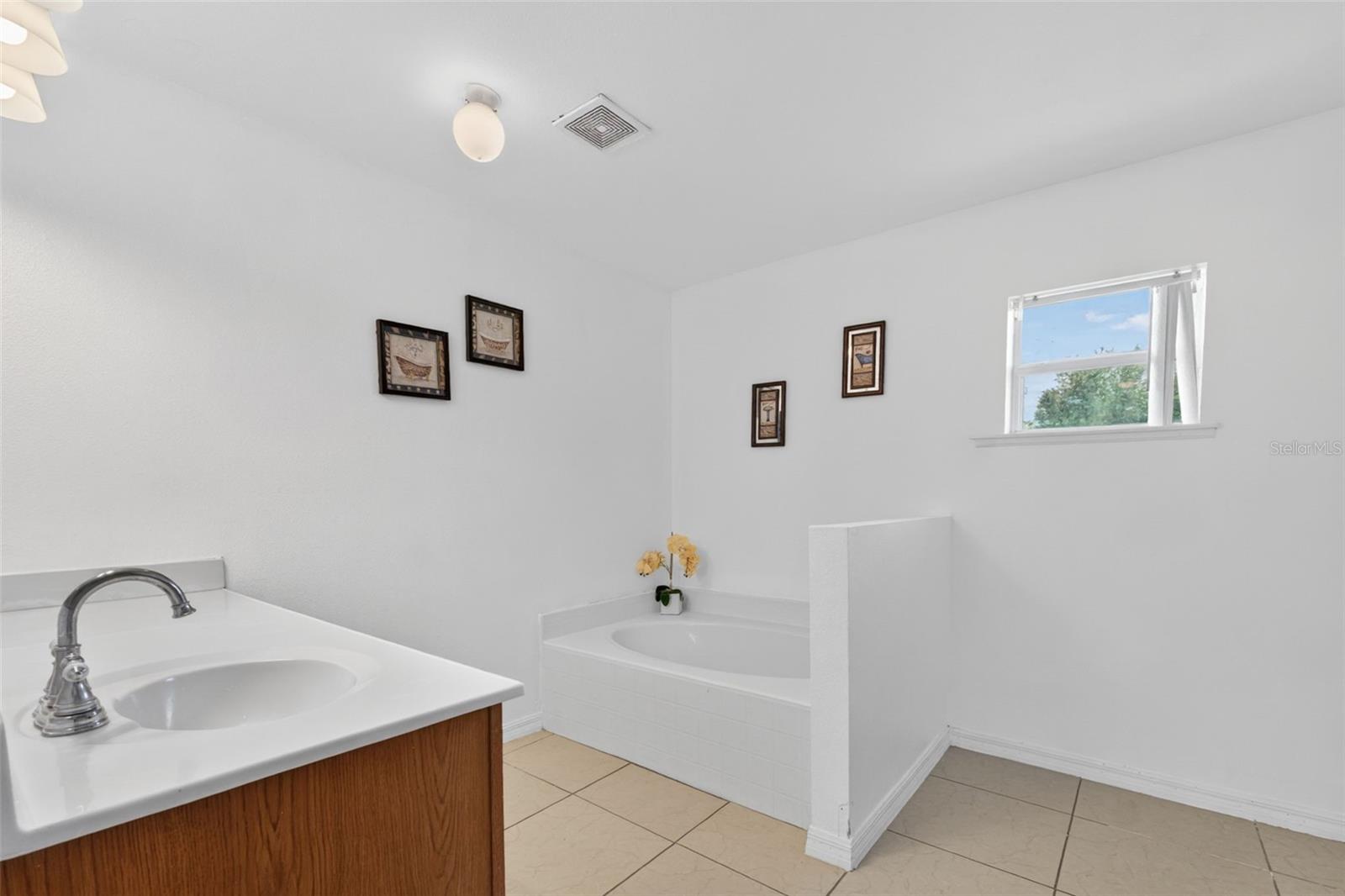Image 35 of 79 For 541 Adriel Avenue