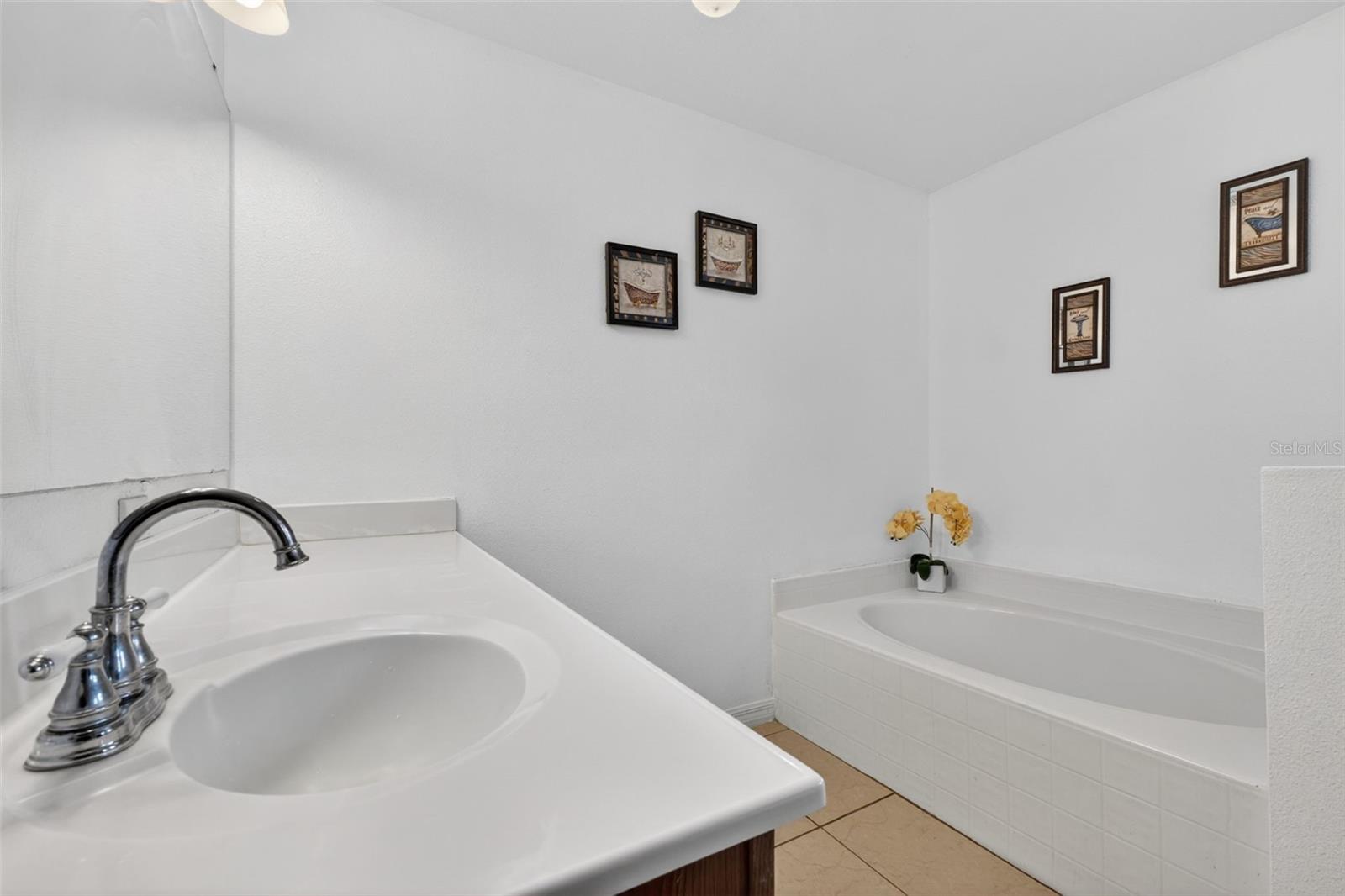 Image 37 of 79 For 541 Adriel Avenue