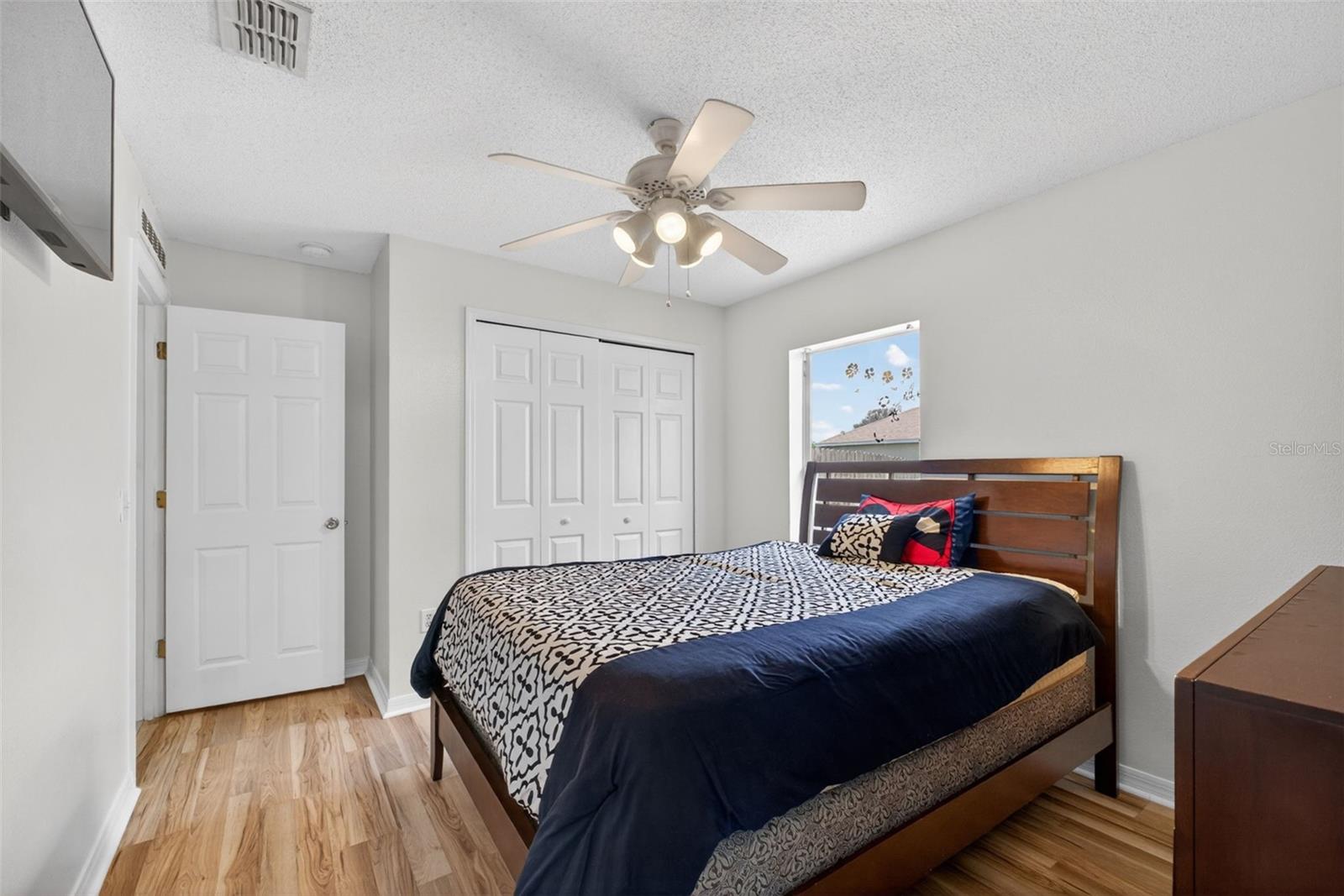 Image 42 of 79 For 541 Adriel Avenue