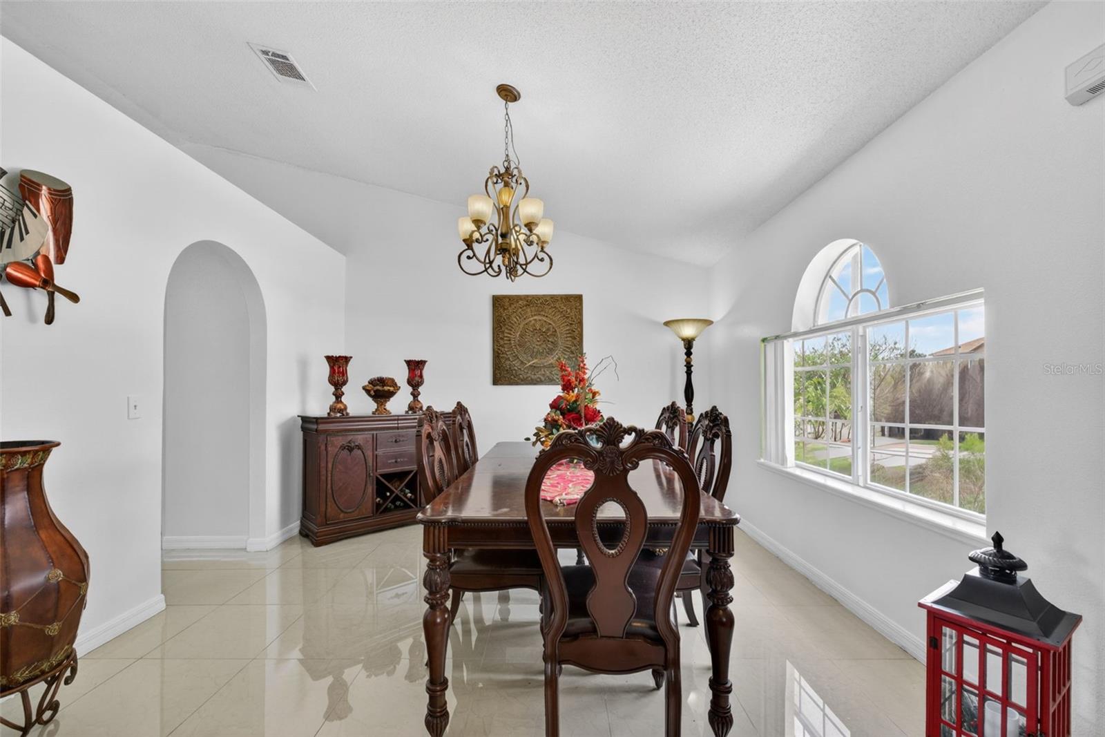 Image 9 of 79 For 541 Adriel Avenue