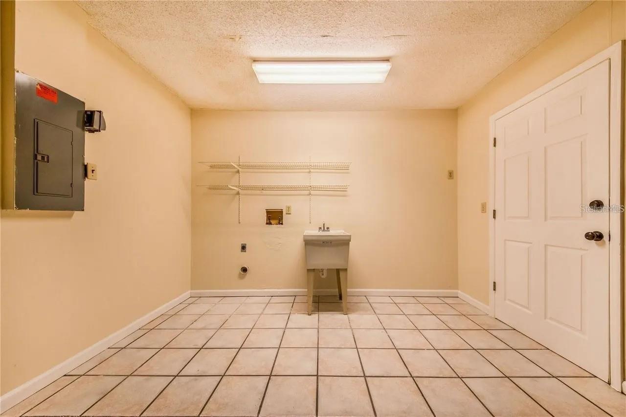 Image 13 of 18 For 733 Mikasuki Drive