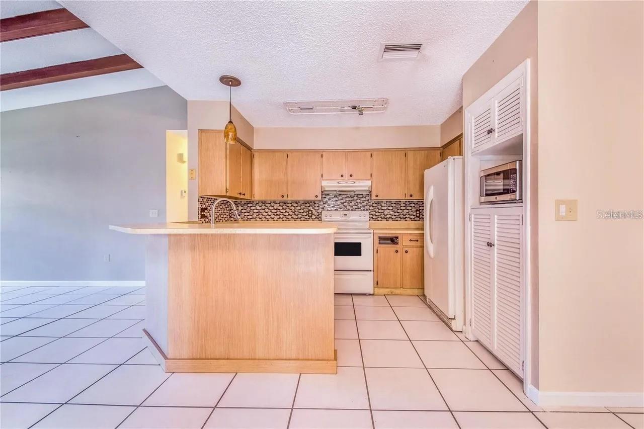 Image 4 of 18 For 733 Mikasuki Drive