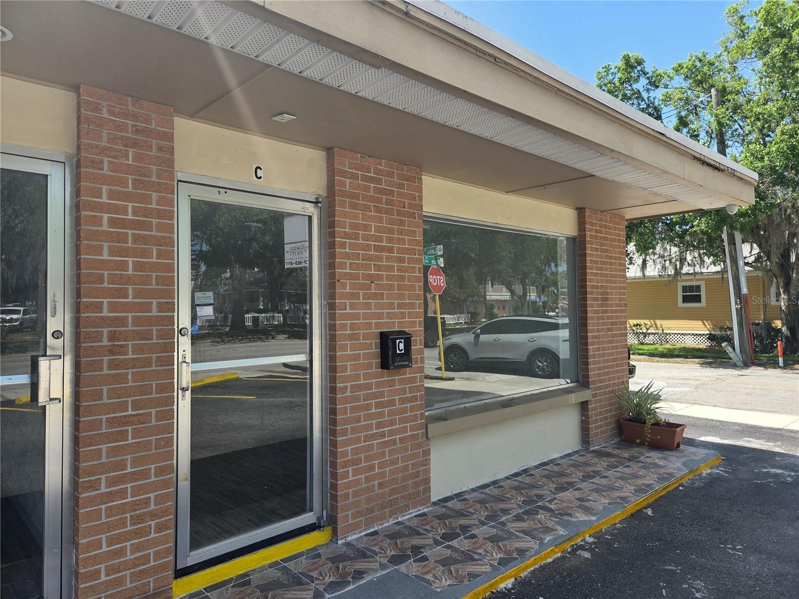 Image 11 of 27 For 820 Main Street