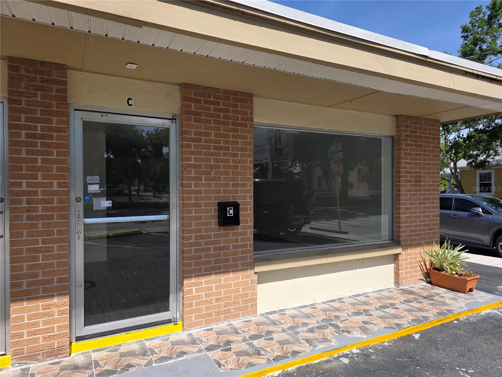 Image 6 of 27 For 820 Main Street