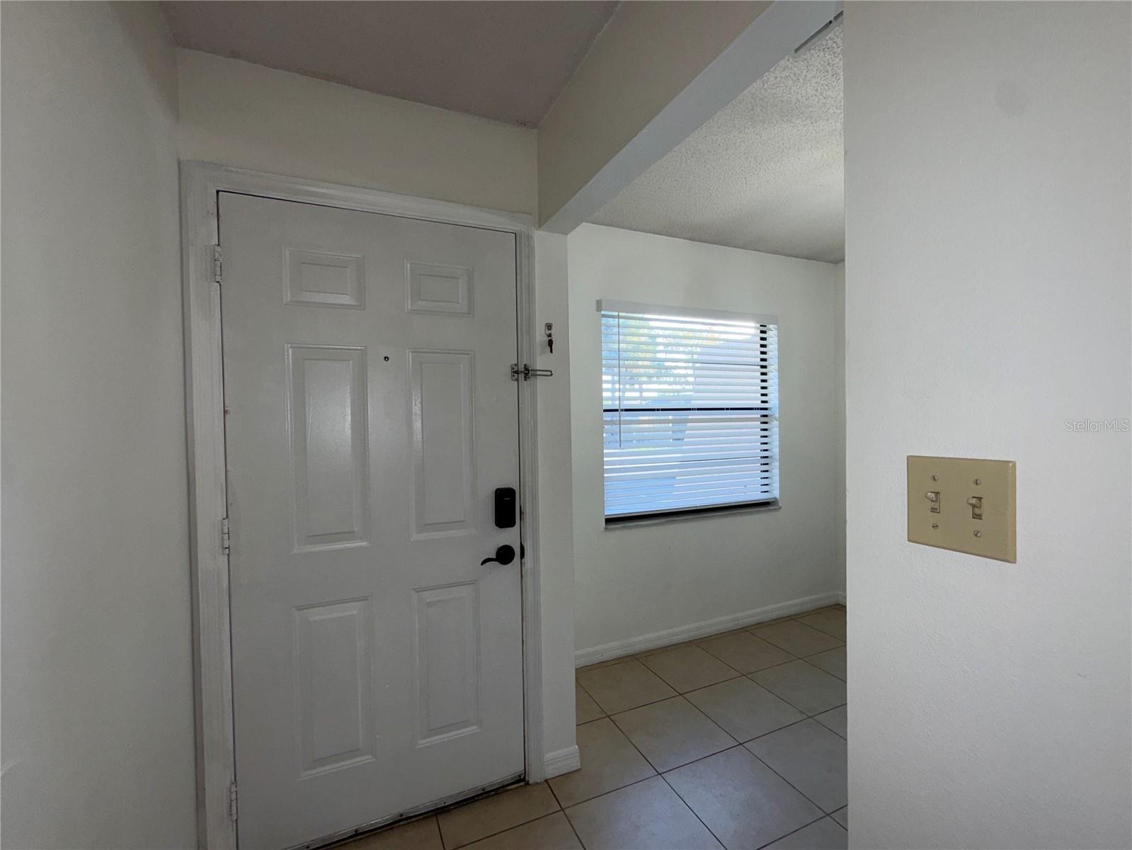 Image 4 of 31 For 2011 Caribbean Drive N