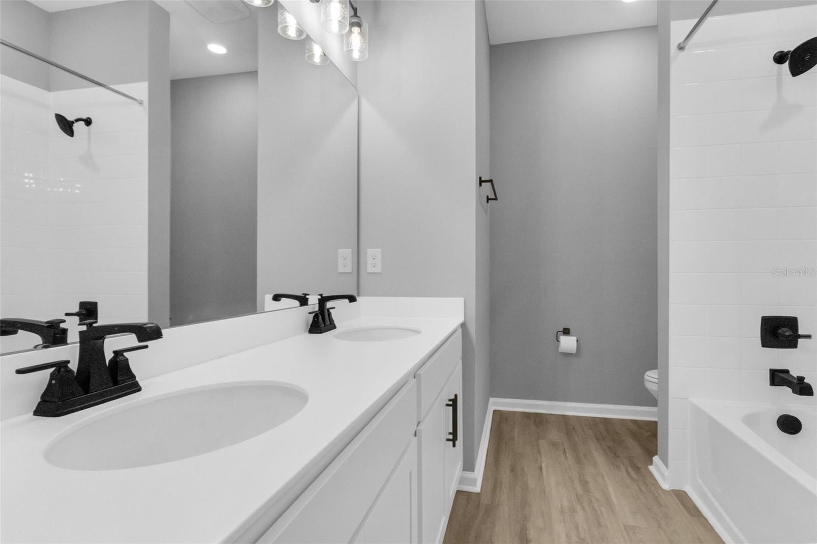 Image 7 of 16 For 819 Ballantyne Drive