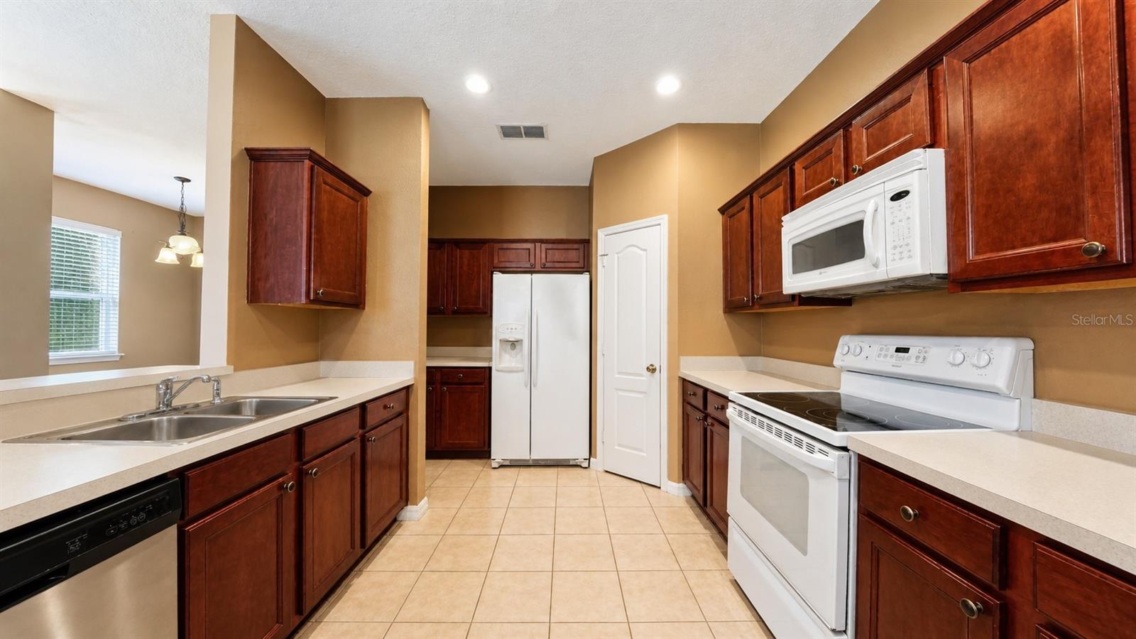Image 6 of 19 For 4116 Orange Tree Court
