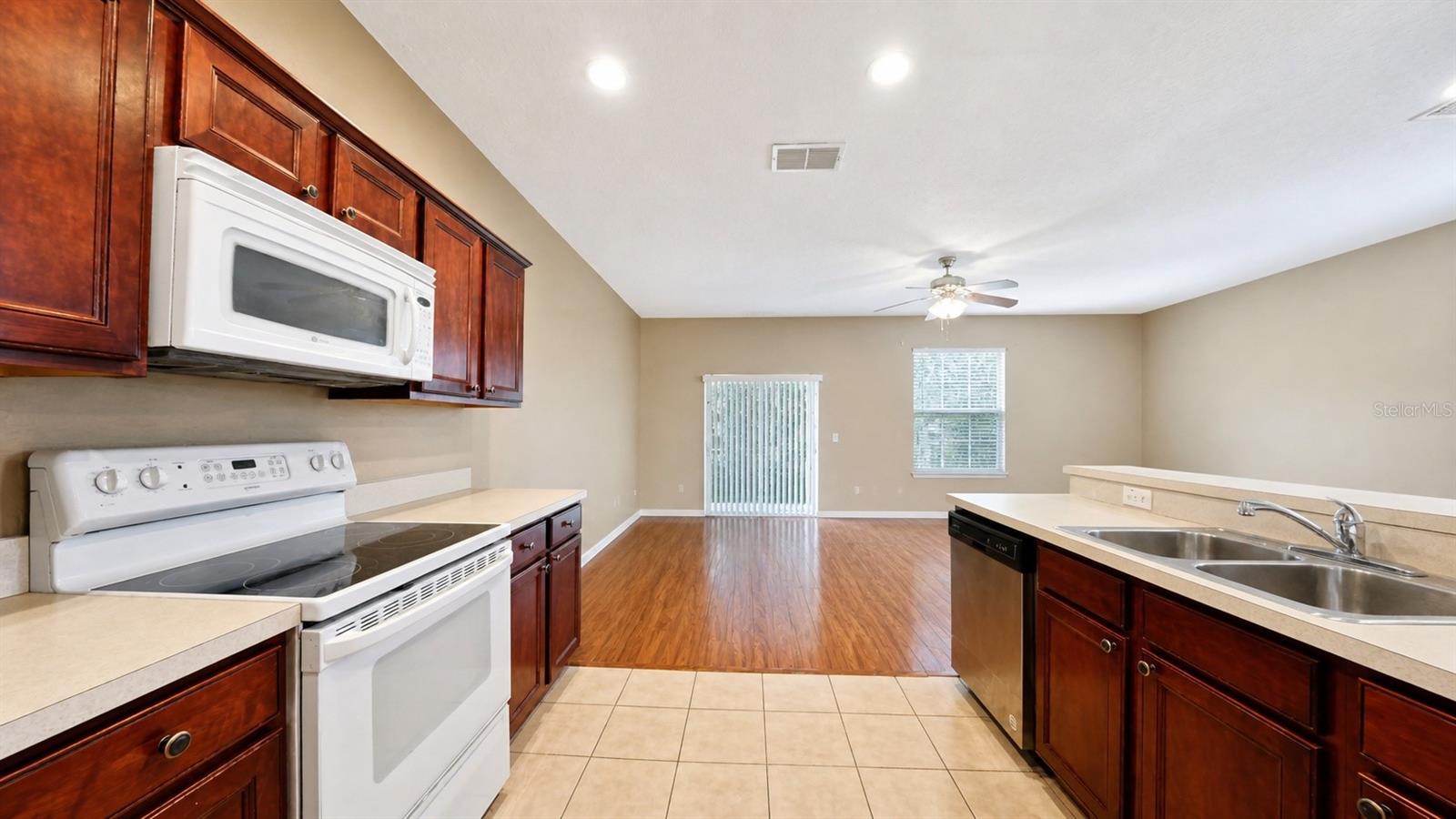 Image 7 of 19 For 4116 Orange Tree Court