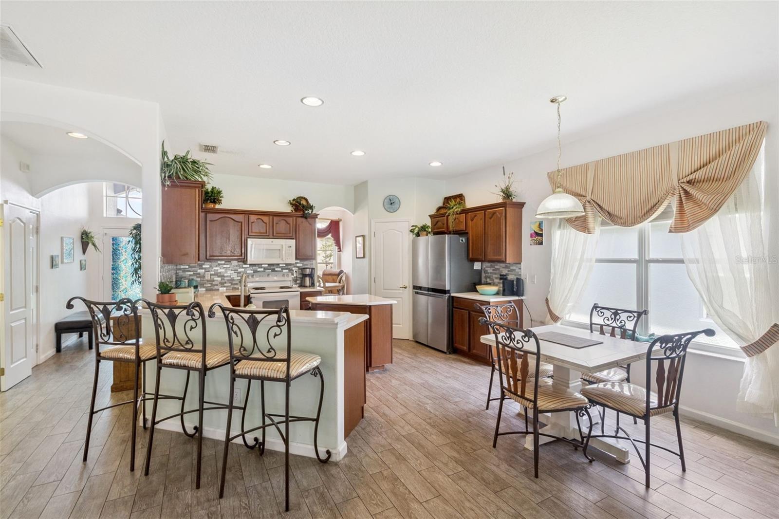 Image 17 of 65 For 15513 Markham Drive