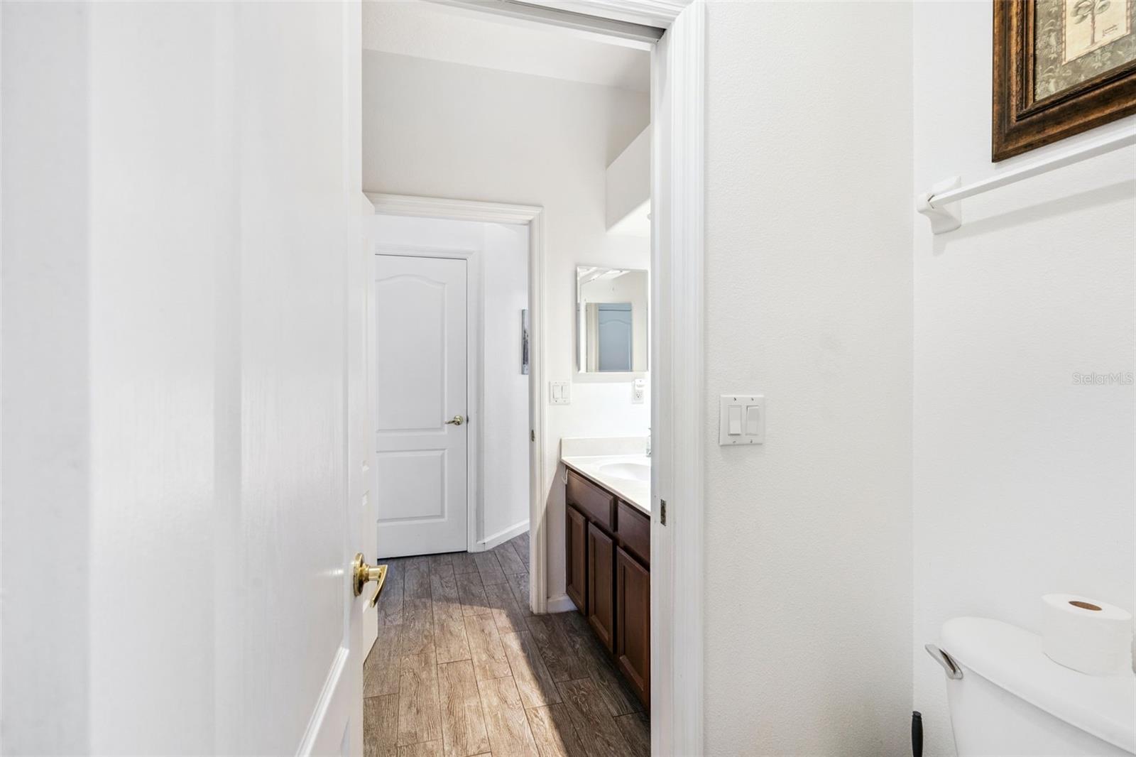 Image 29 of 65 For 15513 Markham Drive