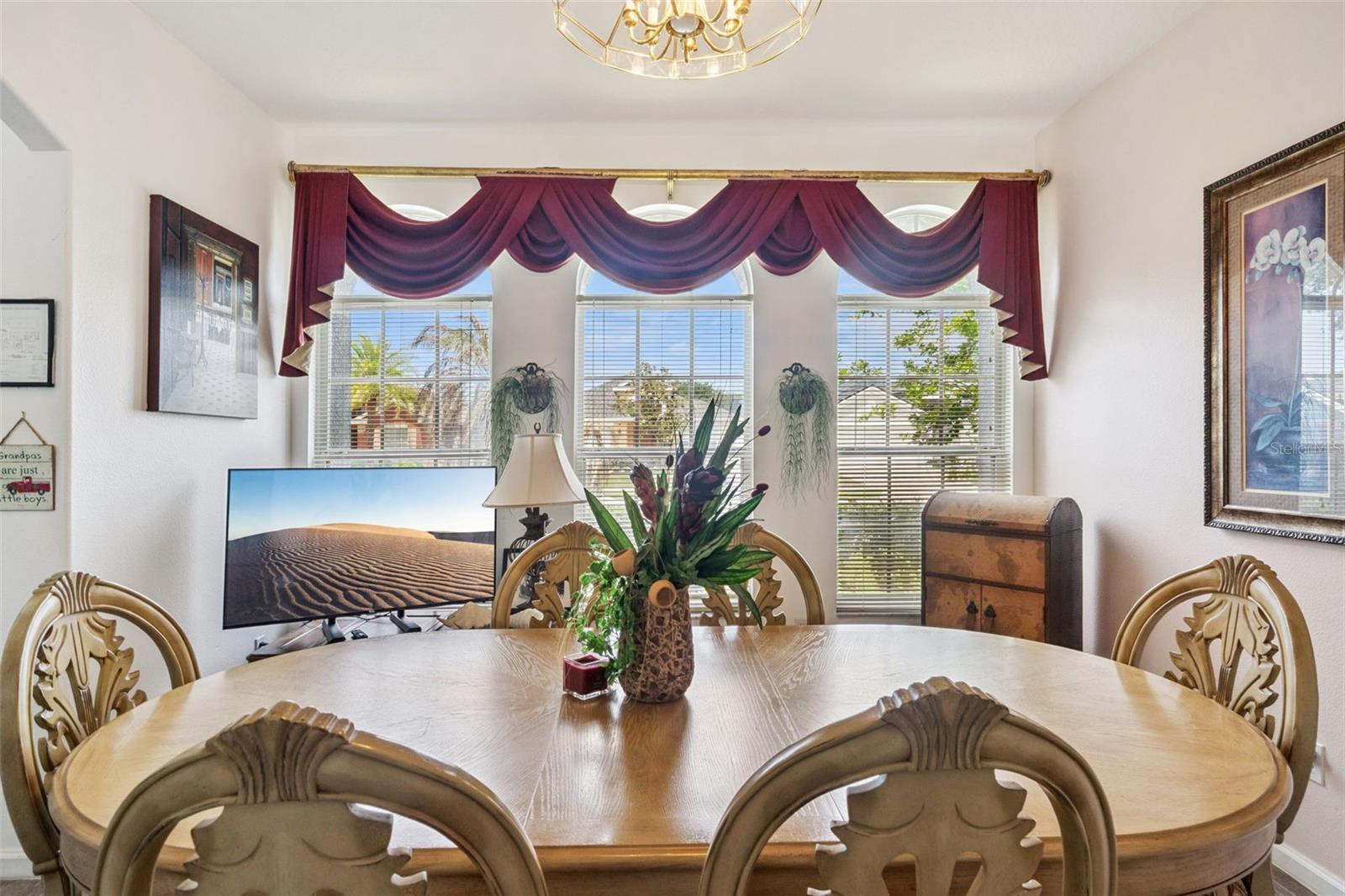 Image 7 of 65 For 15513 Markham Drive