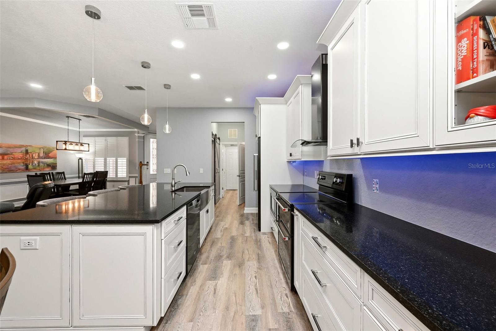 Image 14 of 50 For 8334 Riverdale Lane 10320