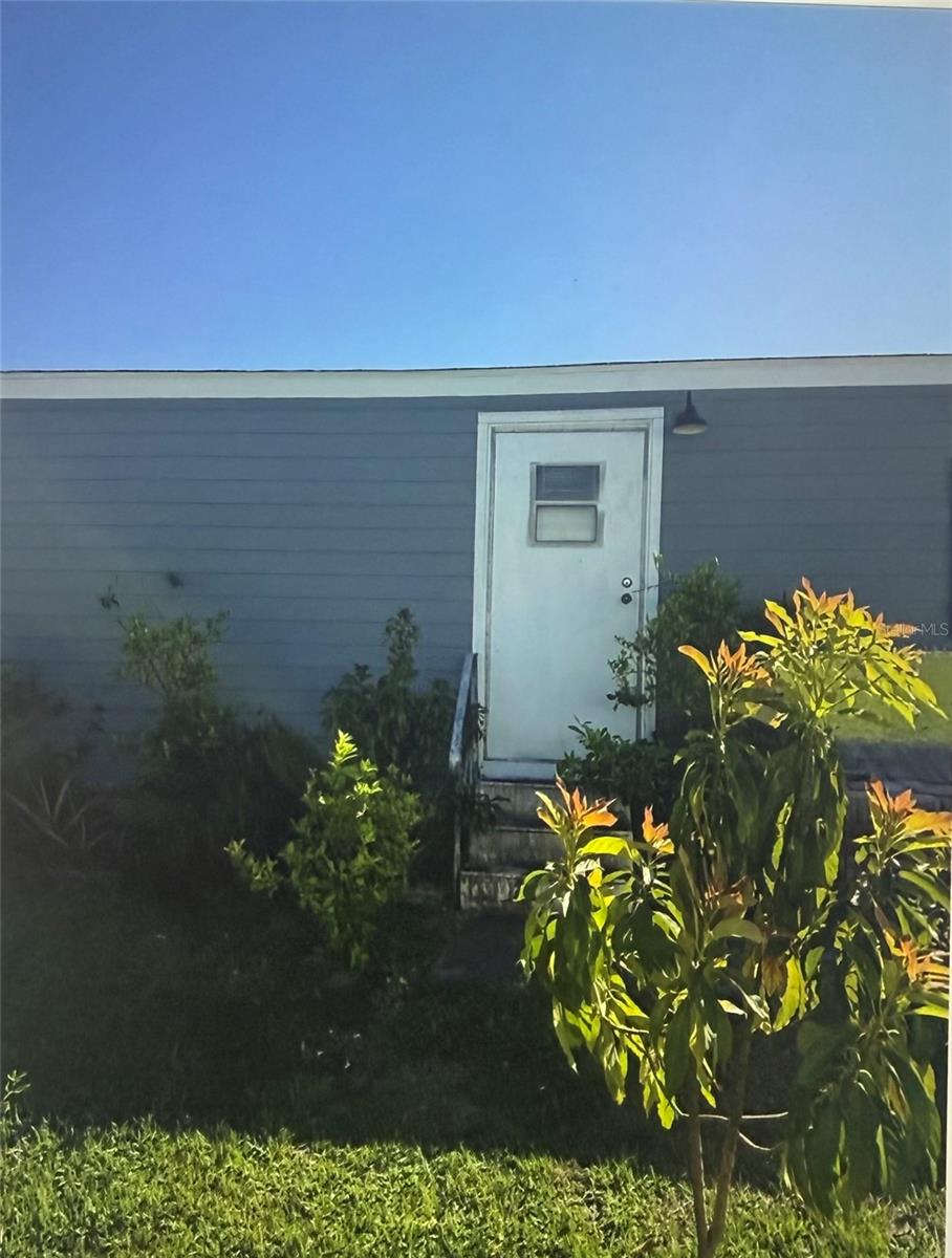 Image 3 of 7 For 50989 Highway 27  210