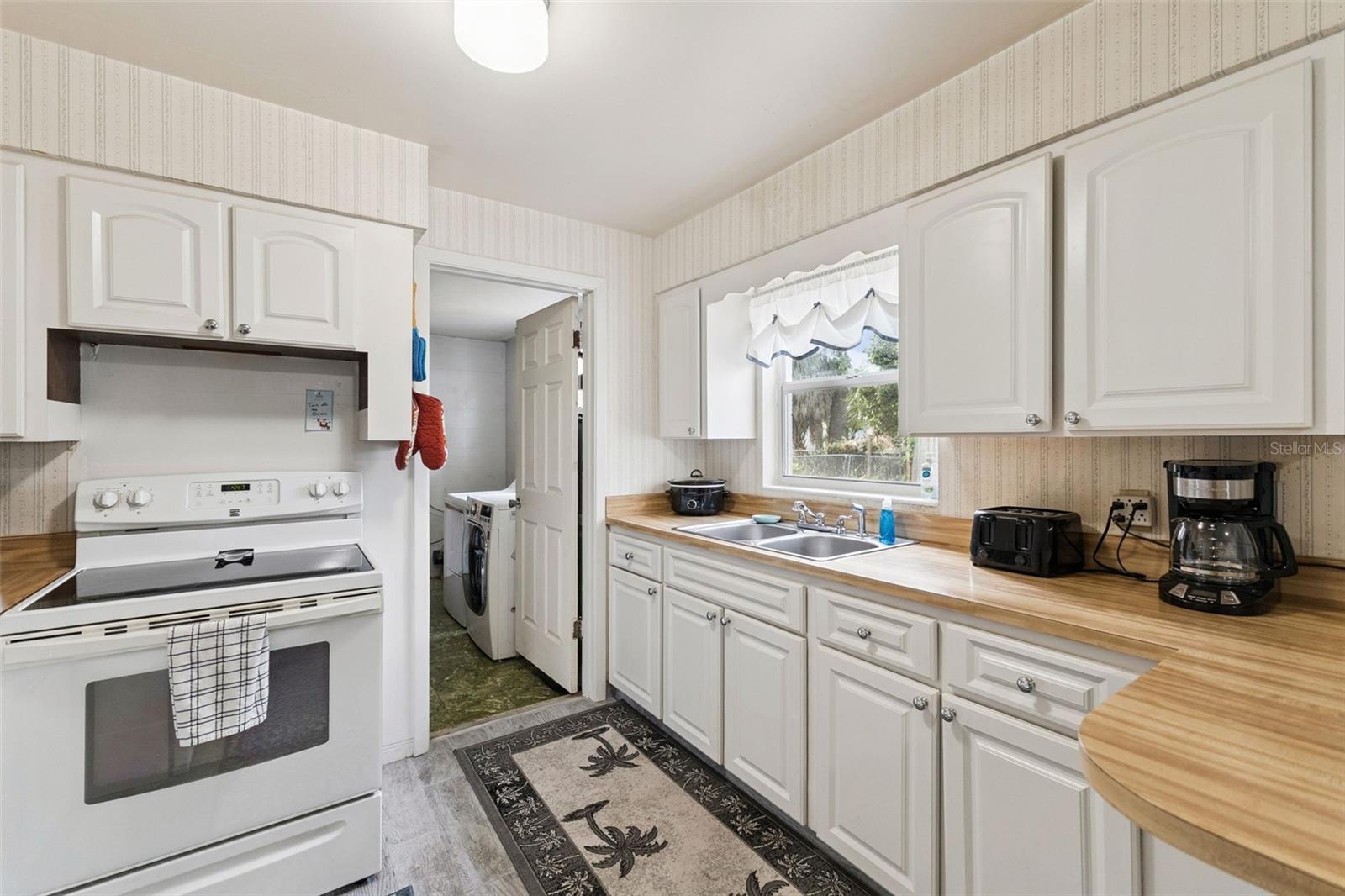Image 11 of 32 For 1152 Pineview Drive