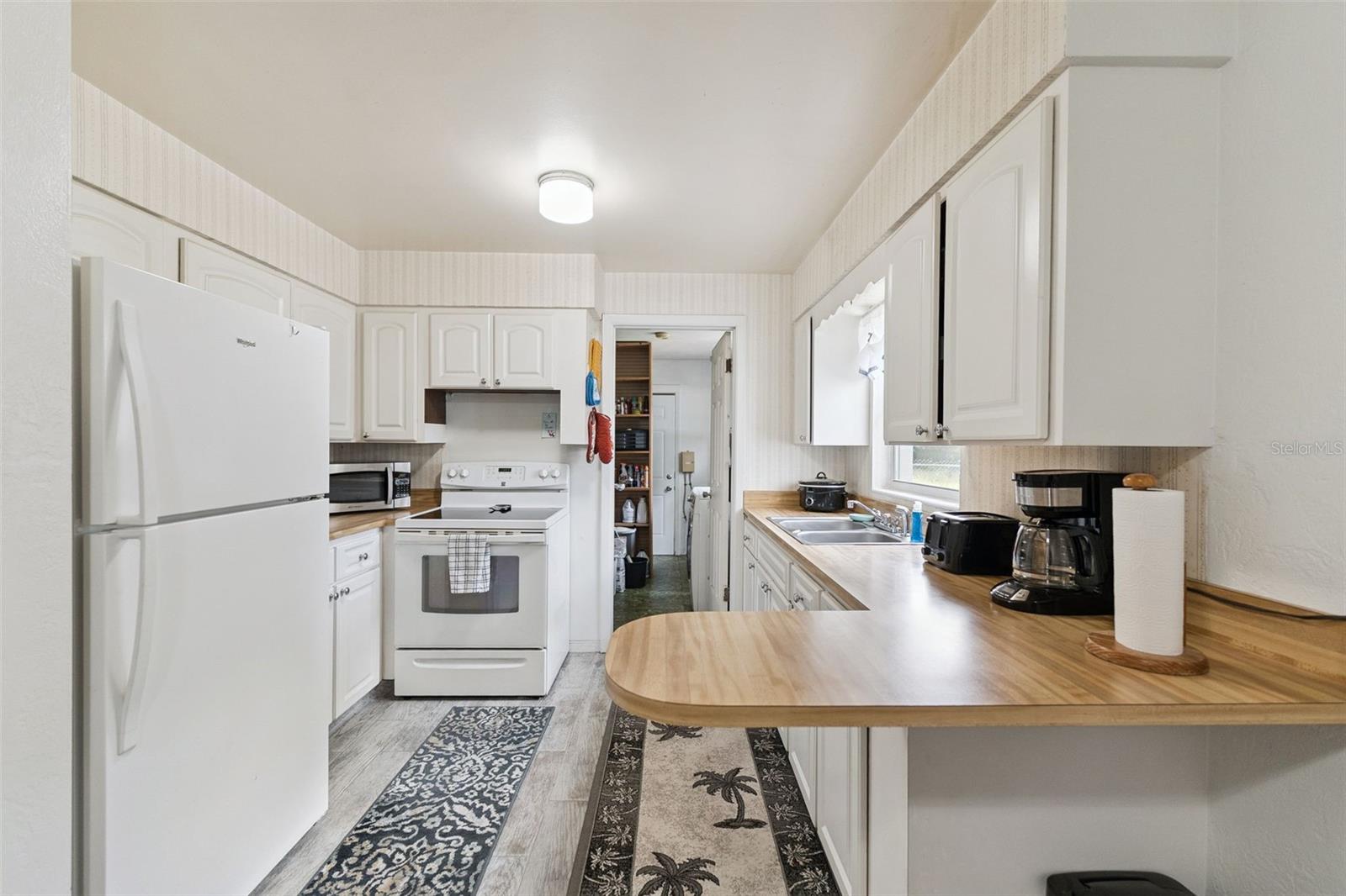Image 12 of 32 For 1152 Pineview Drive