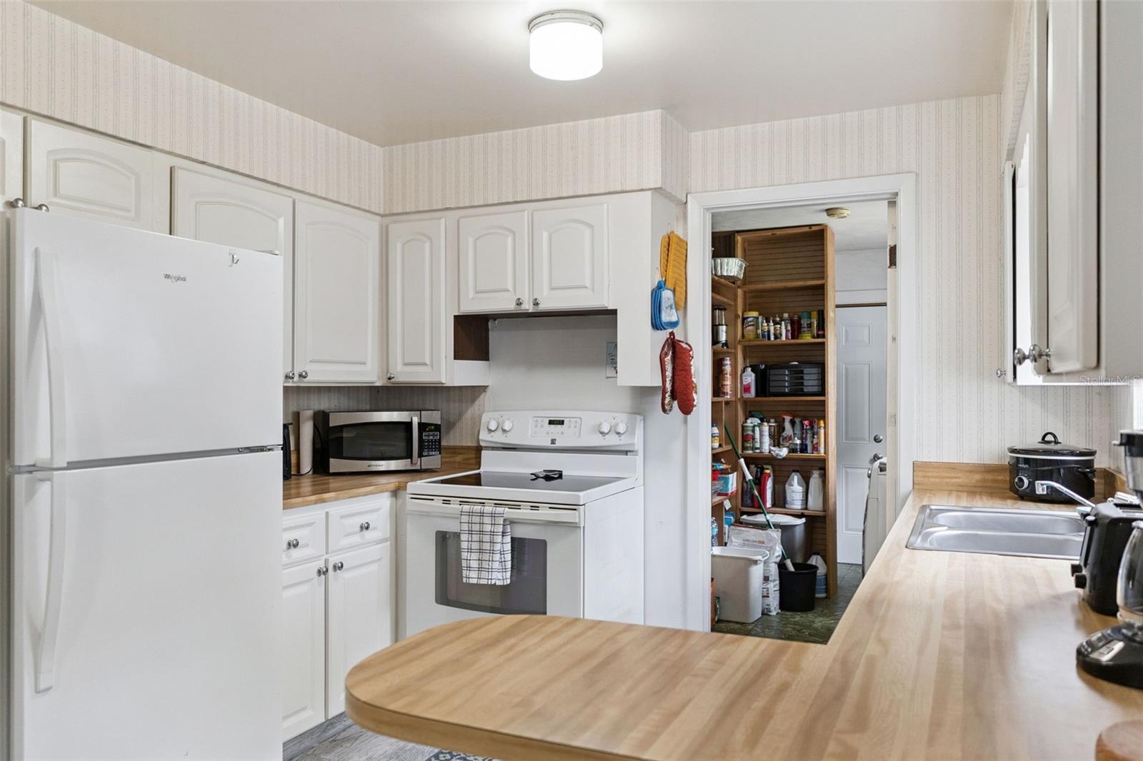 Image 13 of 32 For 1152 Pineview Drive