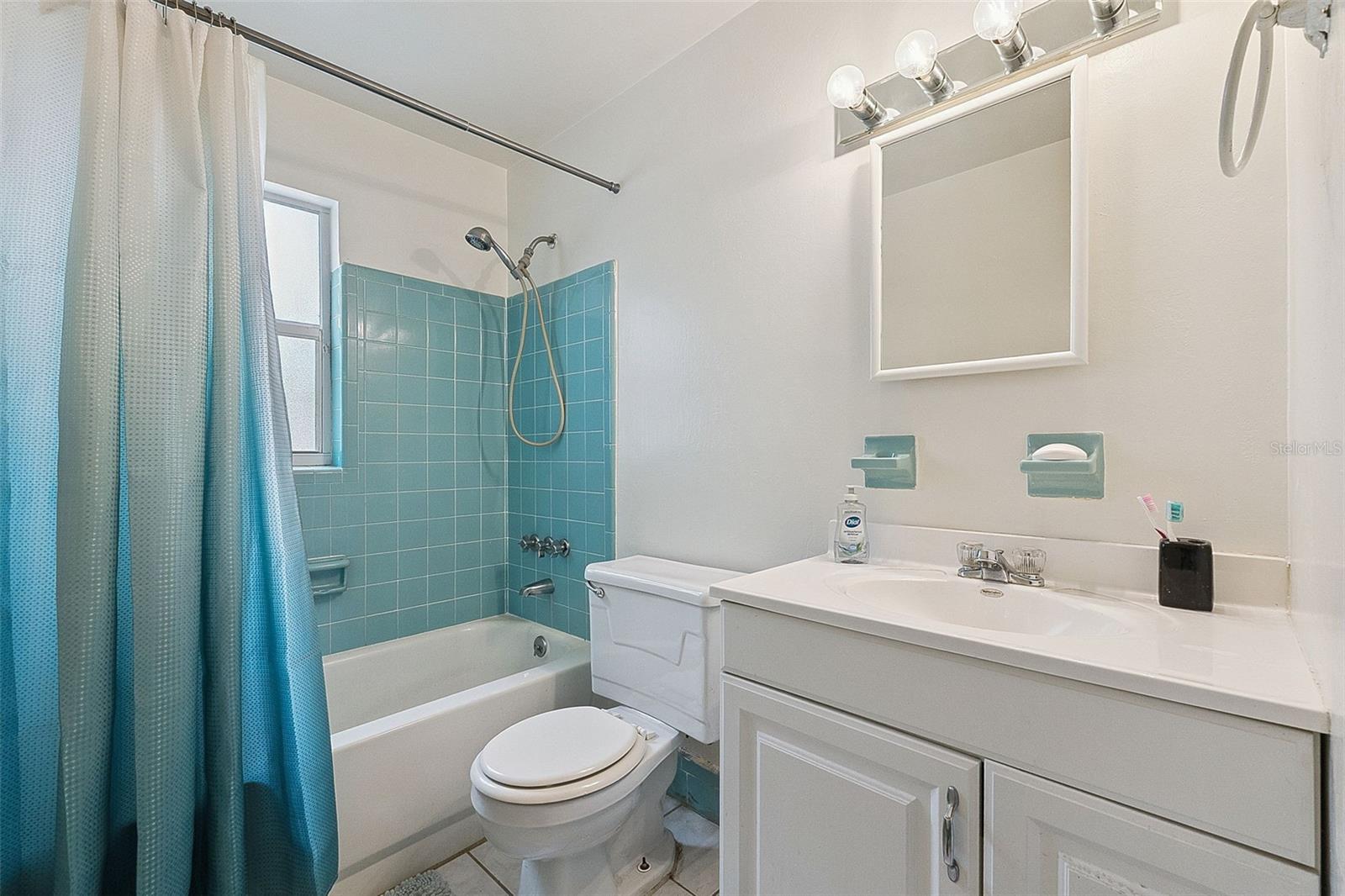 Image 16 of 32 For 1152 Pineview Drive