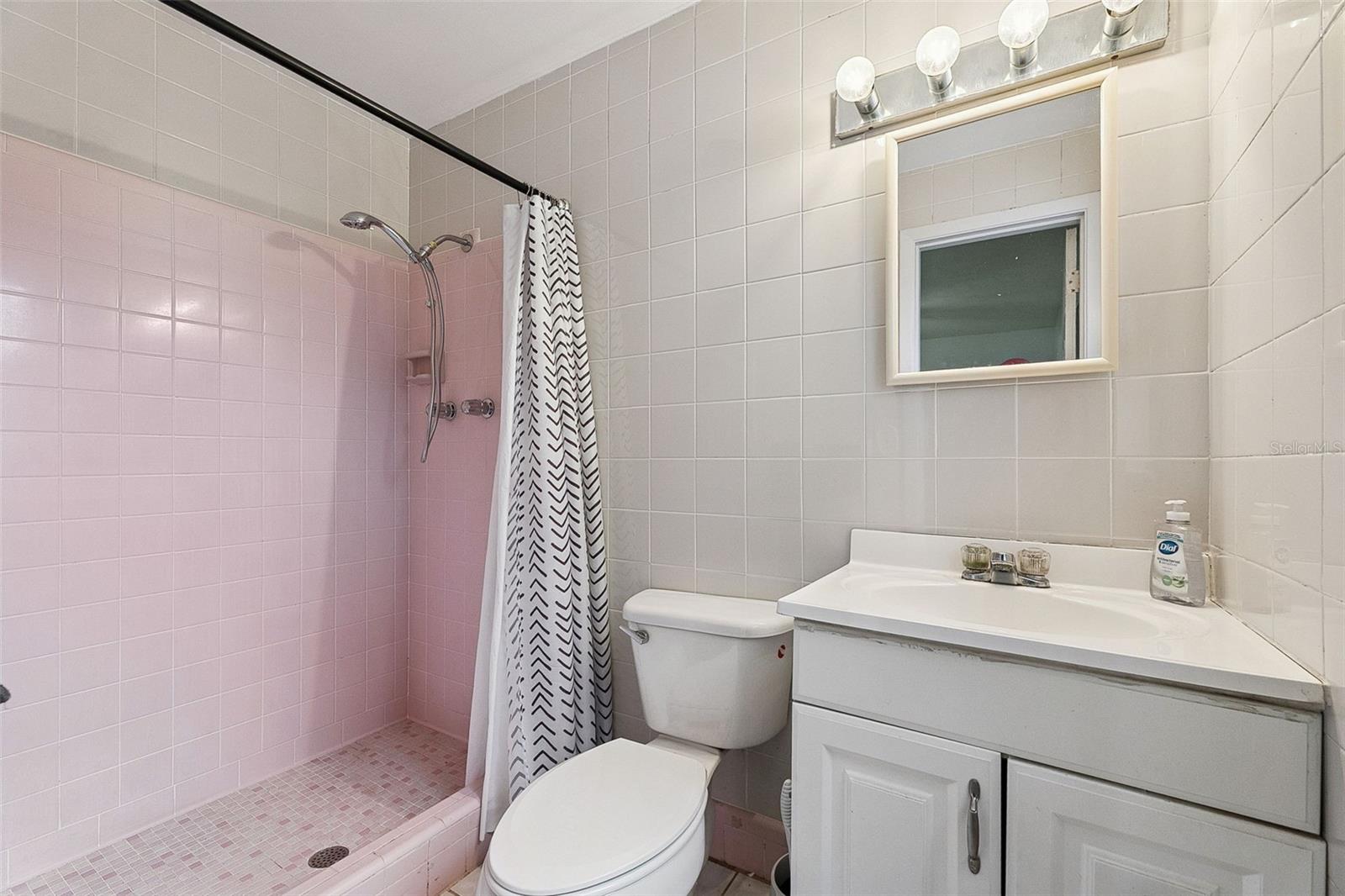 Image 19 of 32 For 1152 Pineview Drive