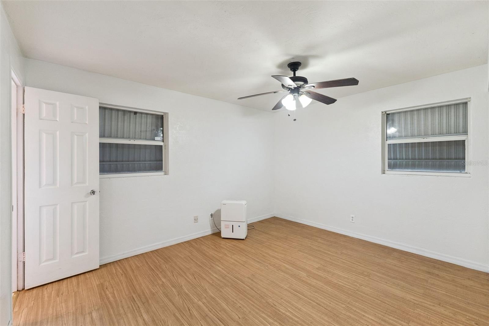 Image 21 of 32 For 1152 Pineview Drive