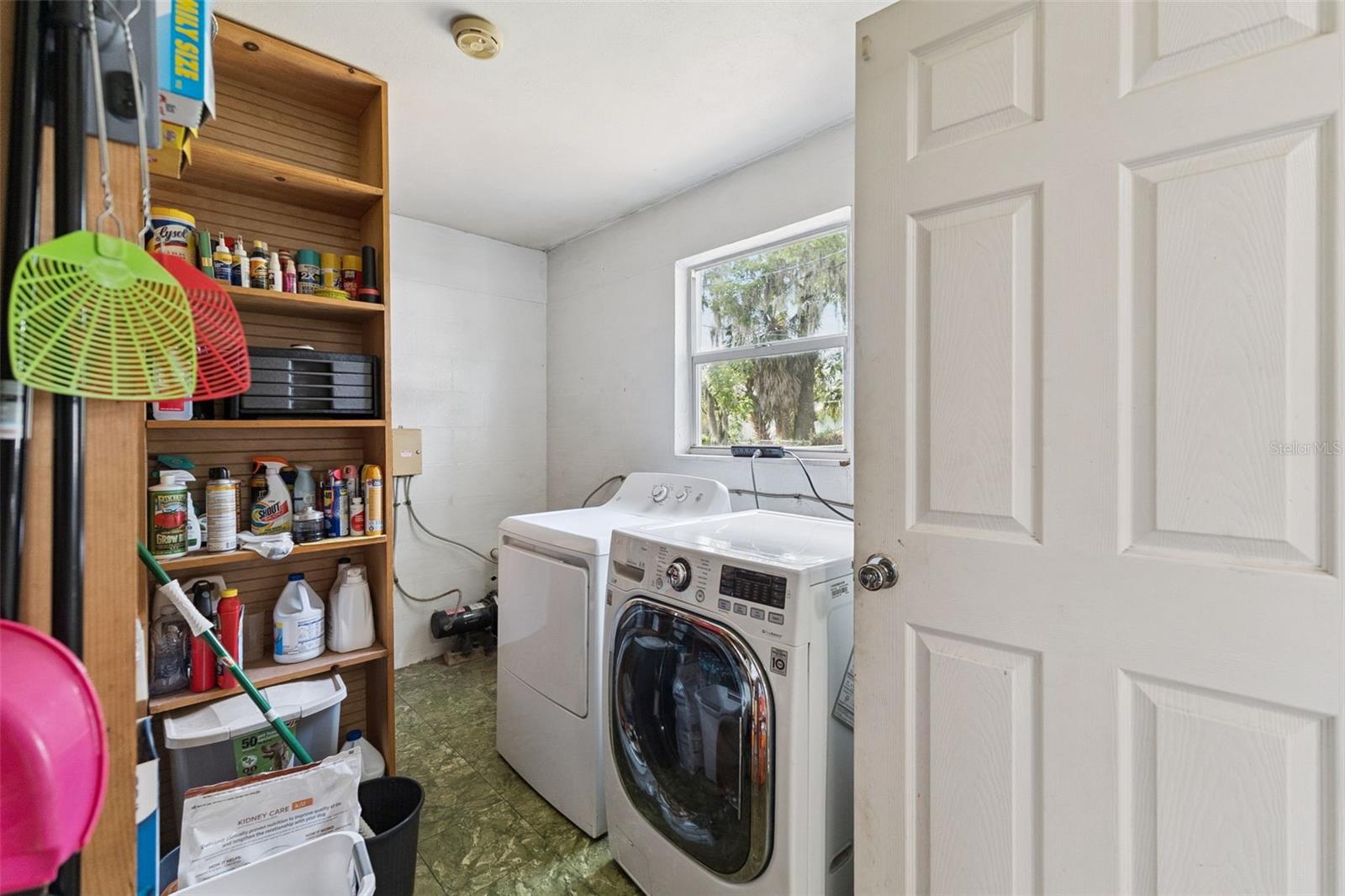 Image 23 of 32 For 1152 Pineview Drive