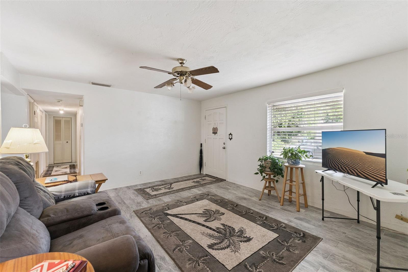 Image 5 of 32 For 1152 Pineview Drive
