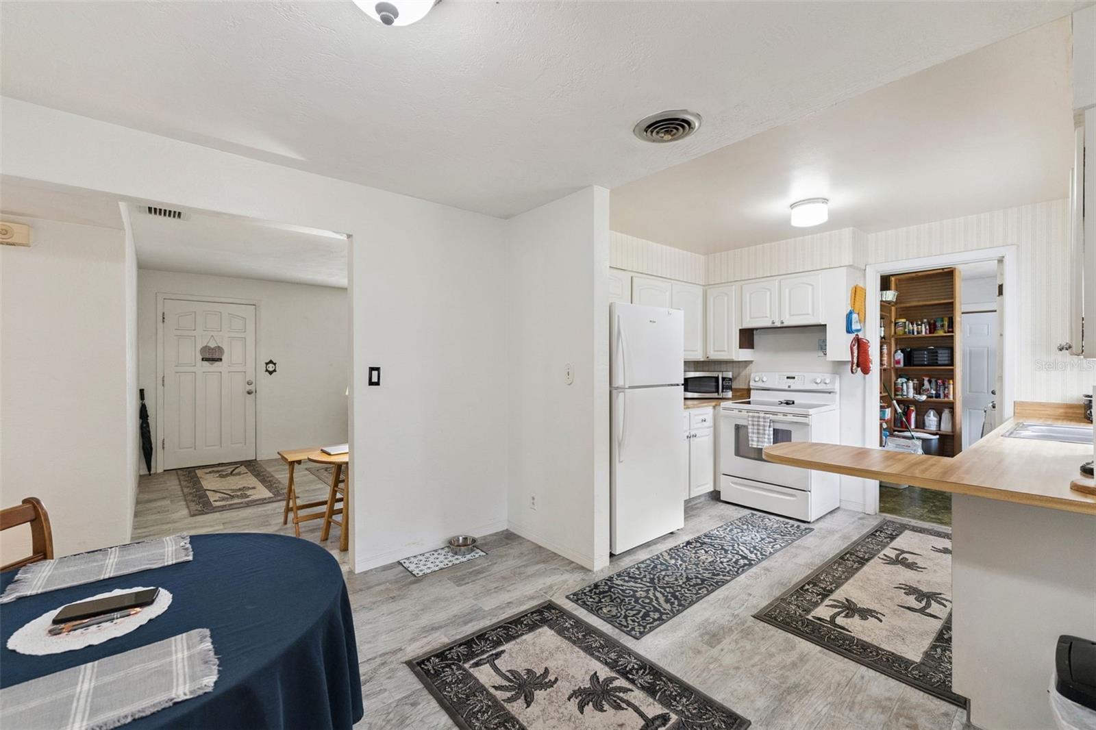 Image 7 of 32 For 1152 Pineview Drive