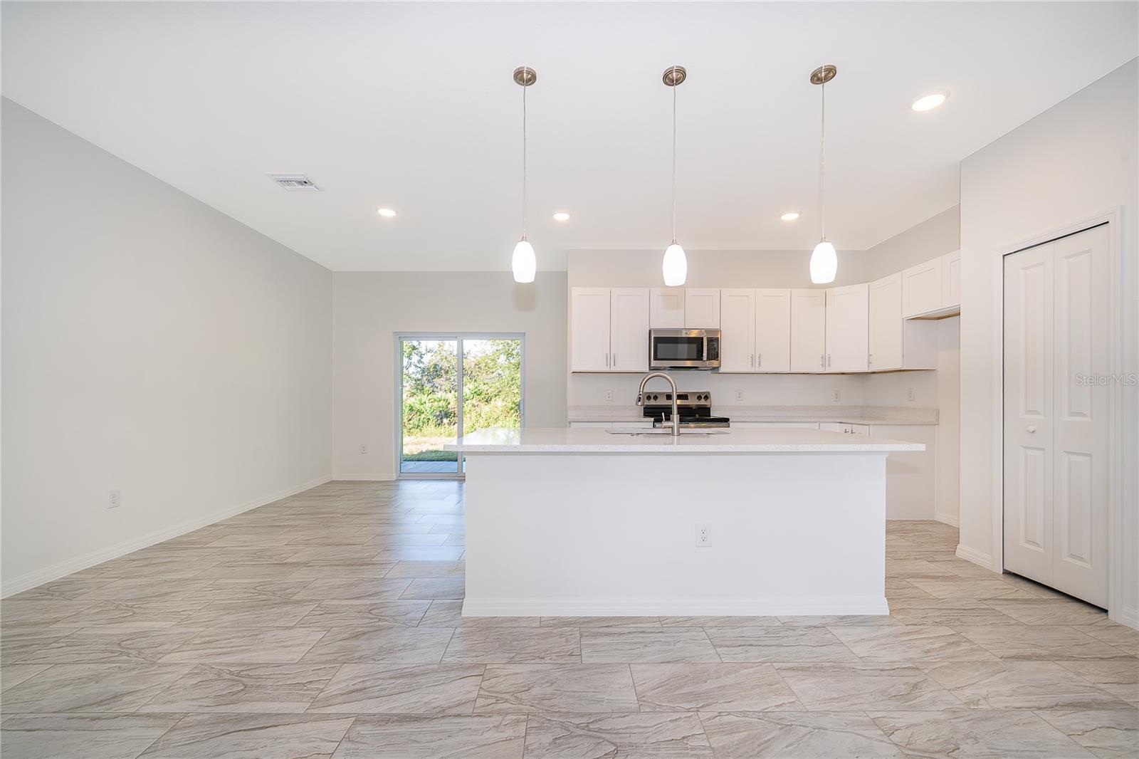 Image 14 of 28 For 600 Rosaro Court