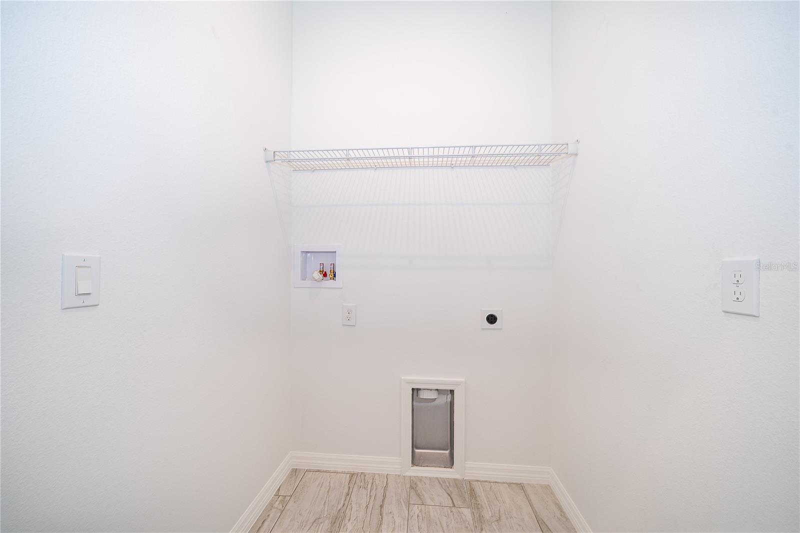 Image 17 of 28 For 600 Rosaro Court