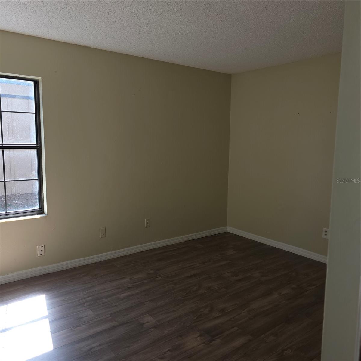 Image 16 of 16 For 484 Tamarack Street