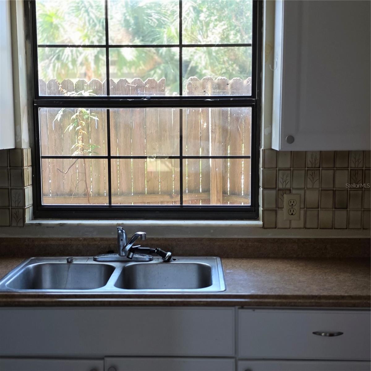 Image 3 of 16 For 484 Tamarack Street