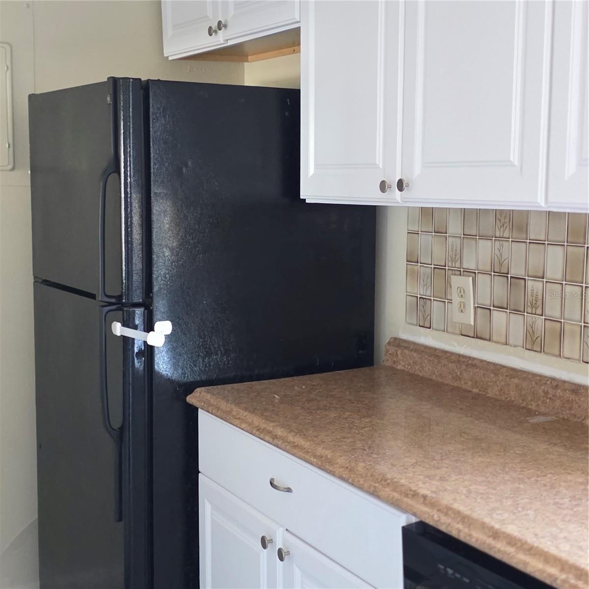 Image 4 of 16 For 484 Tamarack Street