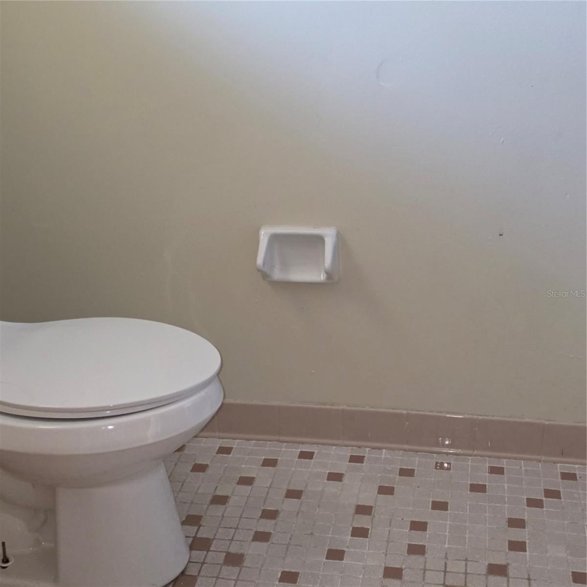 Image 8 of 16 For 484 Tamarack Street