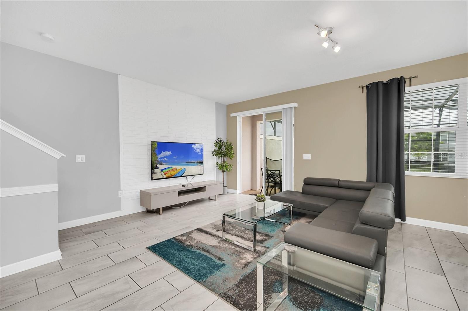 Image 17 of 47 For 9017 Dogleg Drive